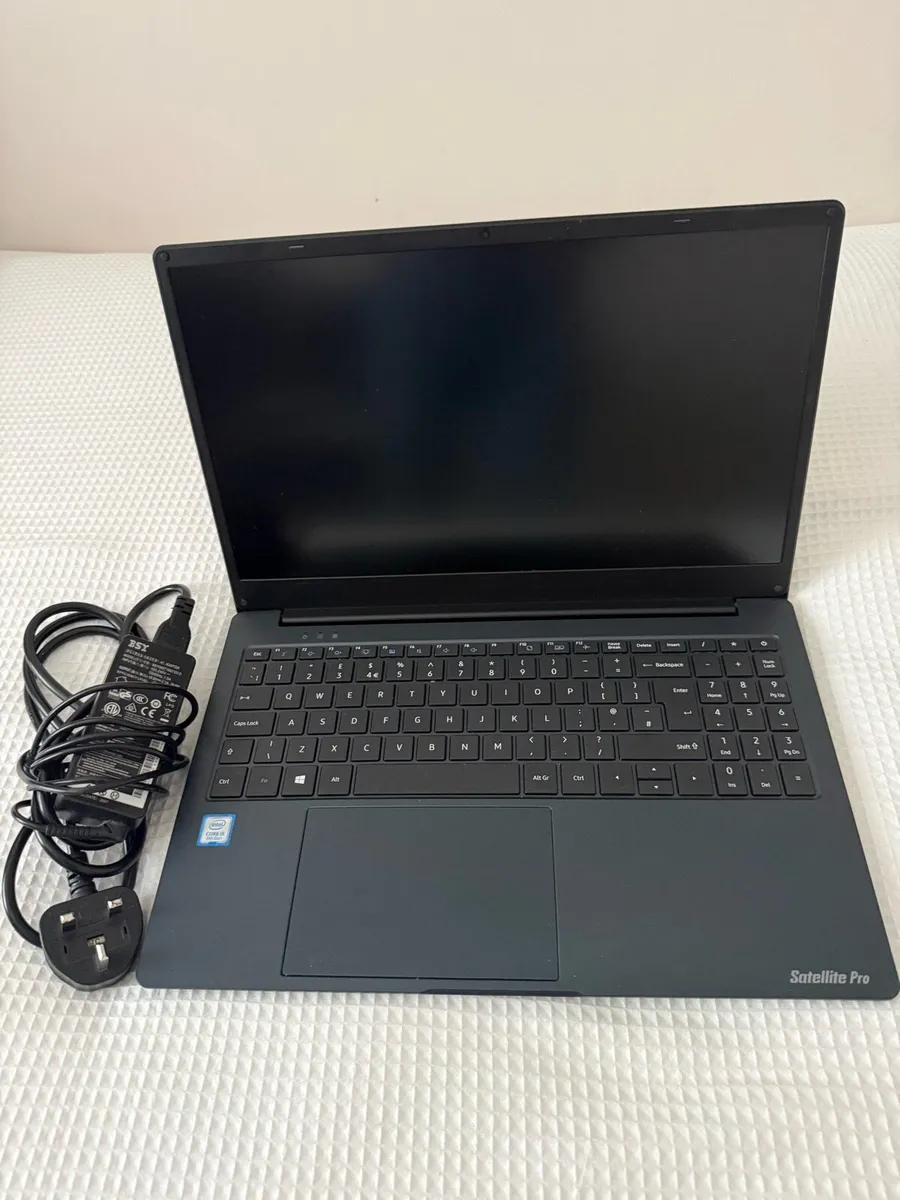 Toshiba (dynabook) Laptop - Image 2