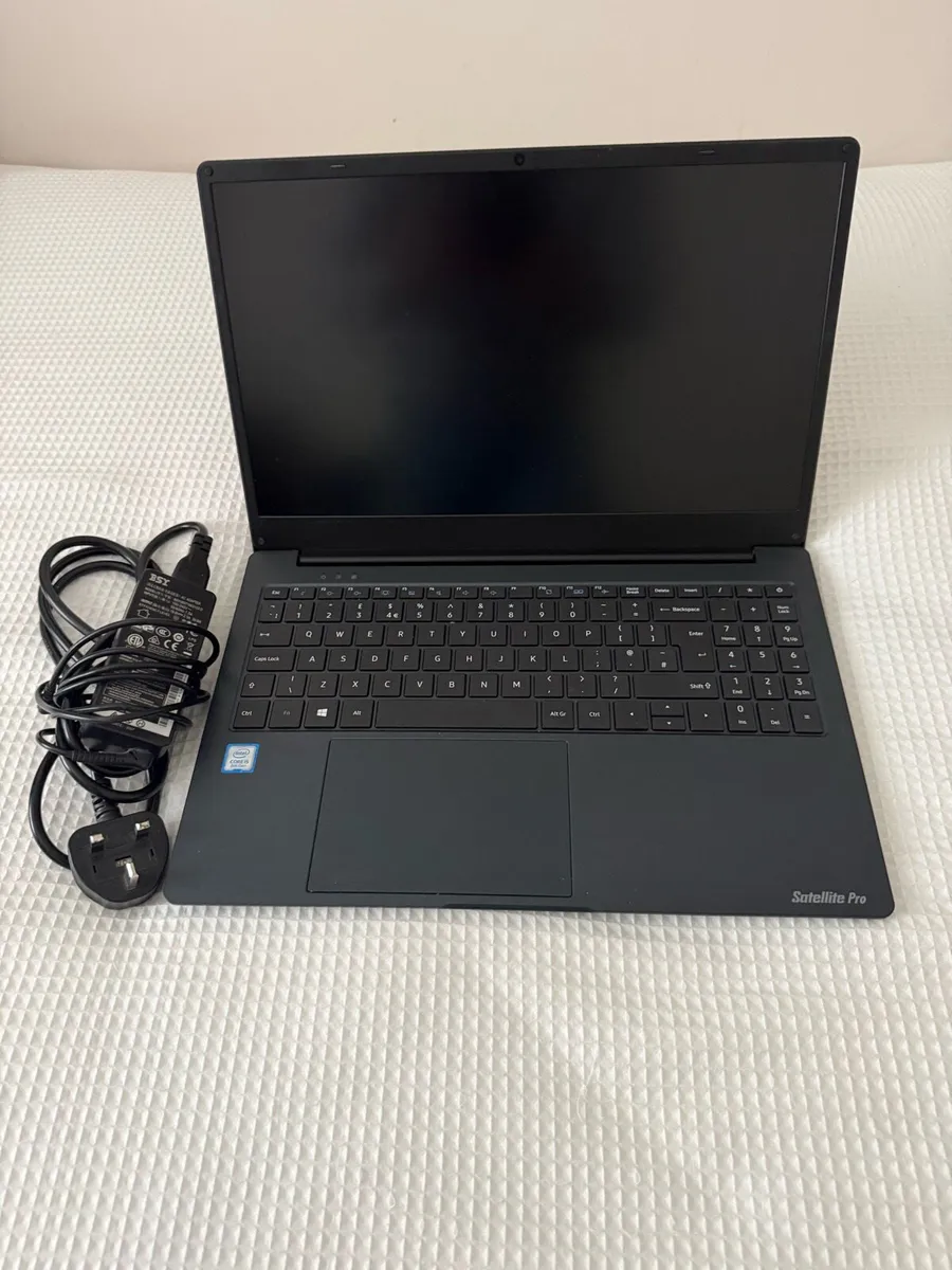 Toshiba (dynabook) Laptop - Image 4