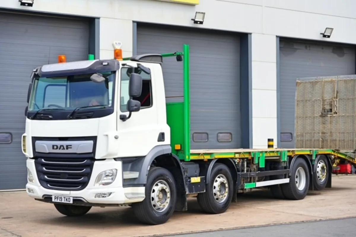 2019 DAF CF 410 8X2 CHEESE-WEDGE BEAVERTAIL - Image 3
