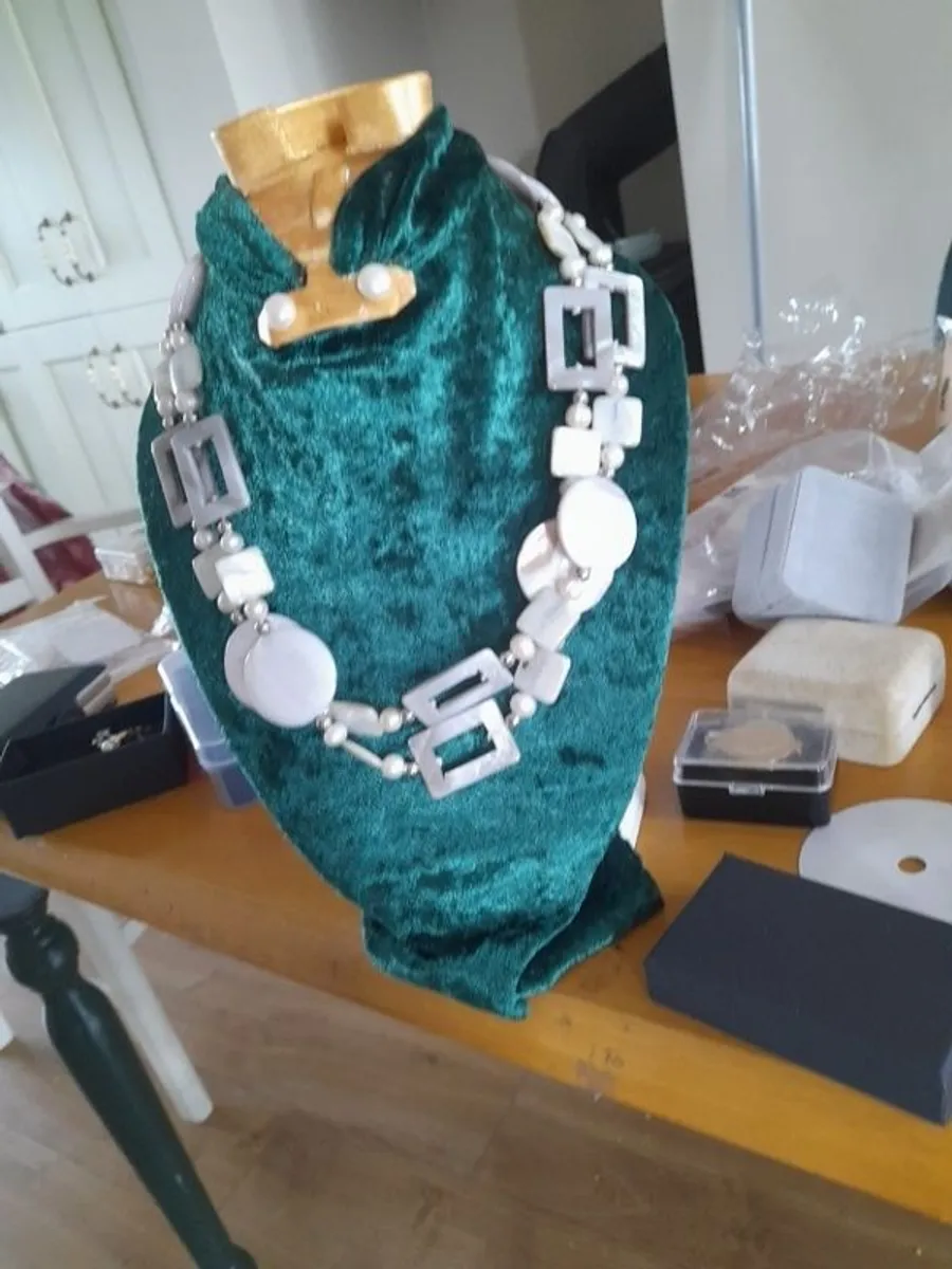 vintage pearl and mother of pearlnecklace - Image 1