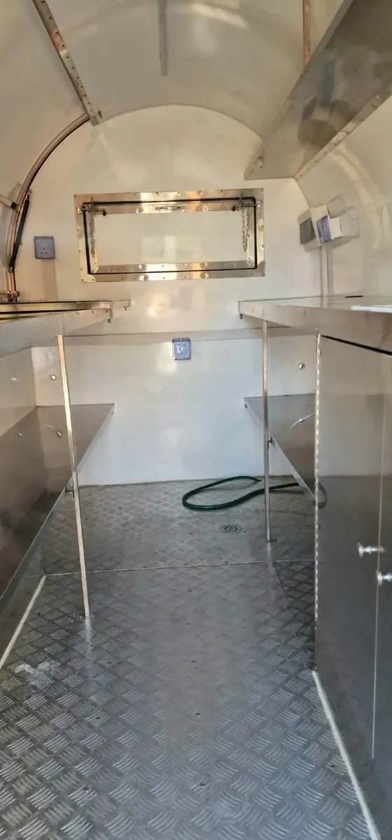 Food trailer - Image 4
