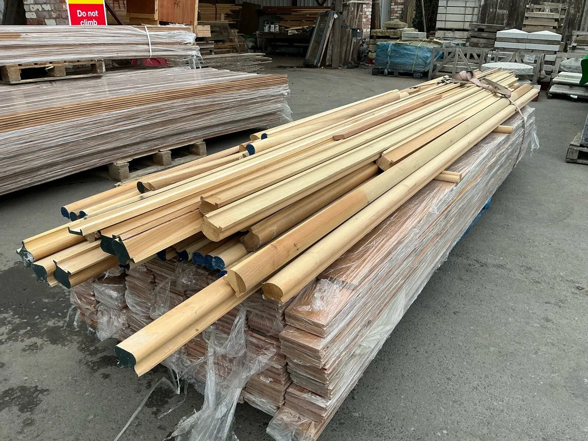 Timber hand railings - Image 1
