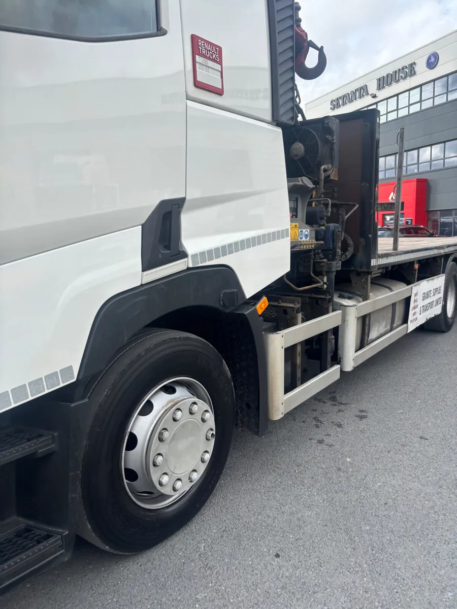 Renault T380 Crane truck - Image 4