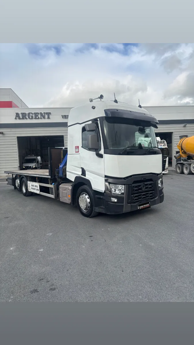 Renault T380 Crane truck - Image 2