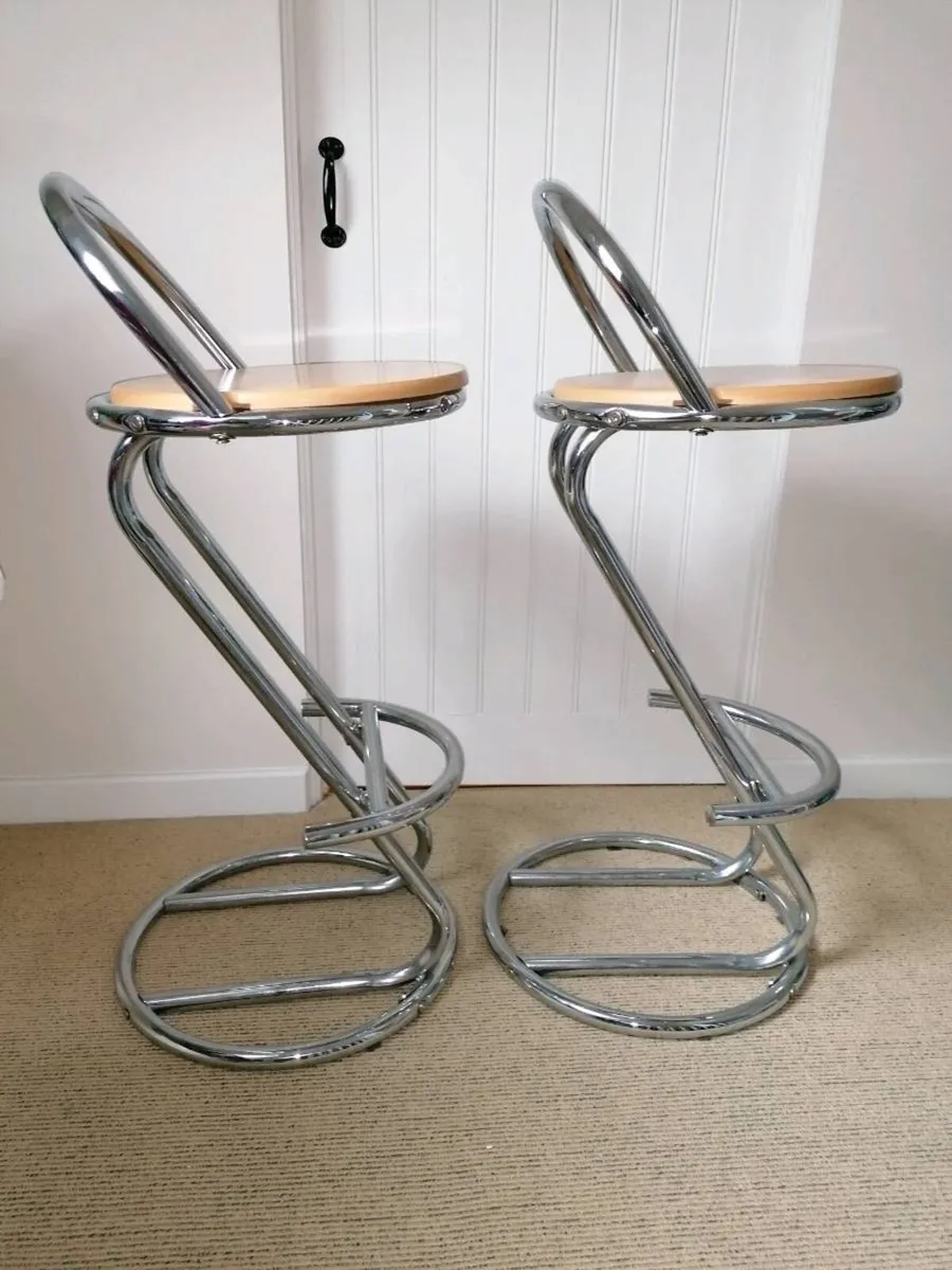 Breakfast bar stools - Image 2