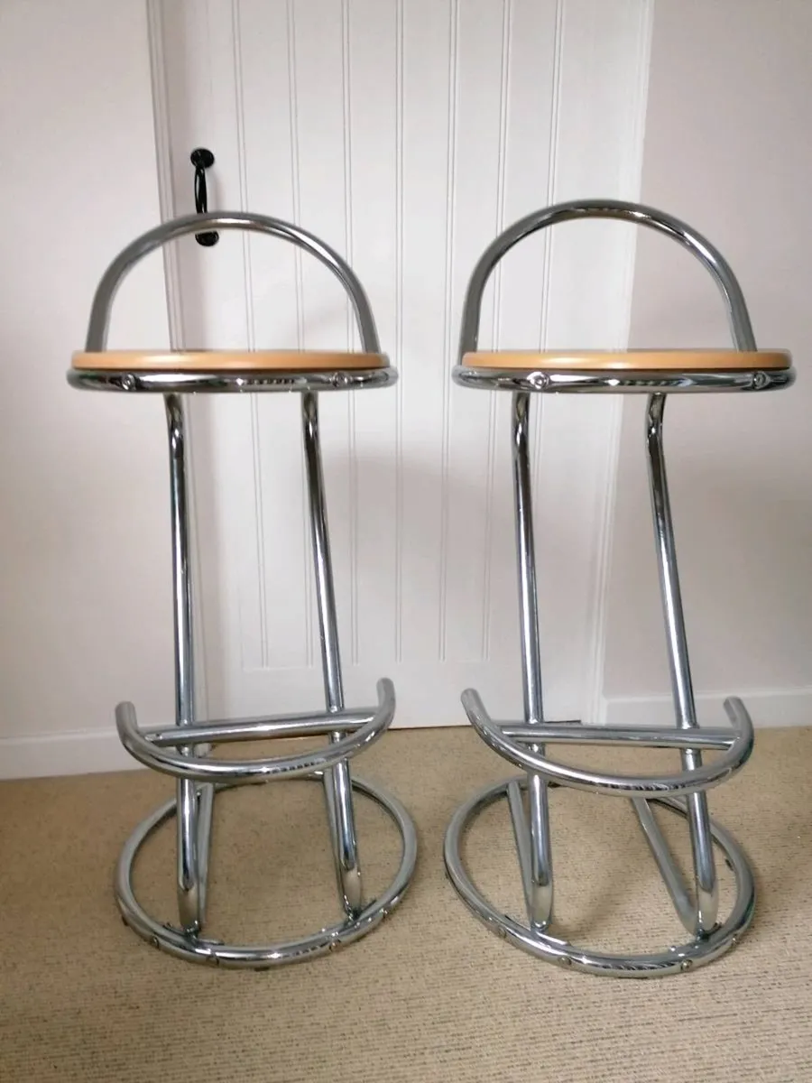 Breakfast bar stools - Image 3
