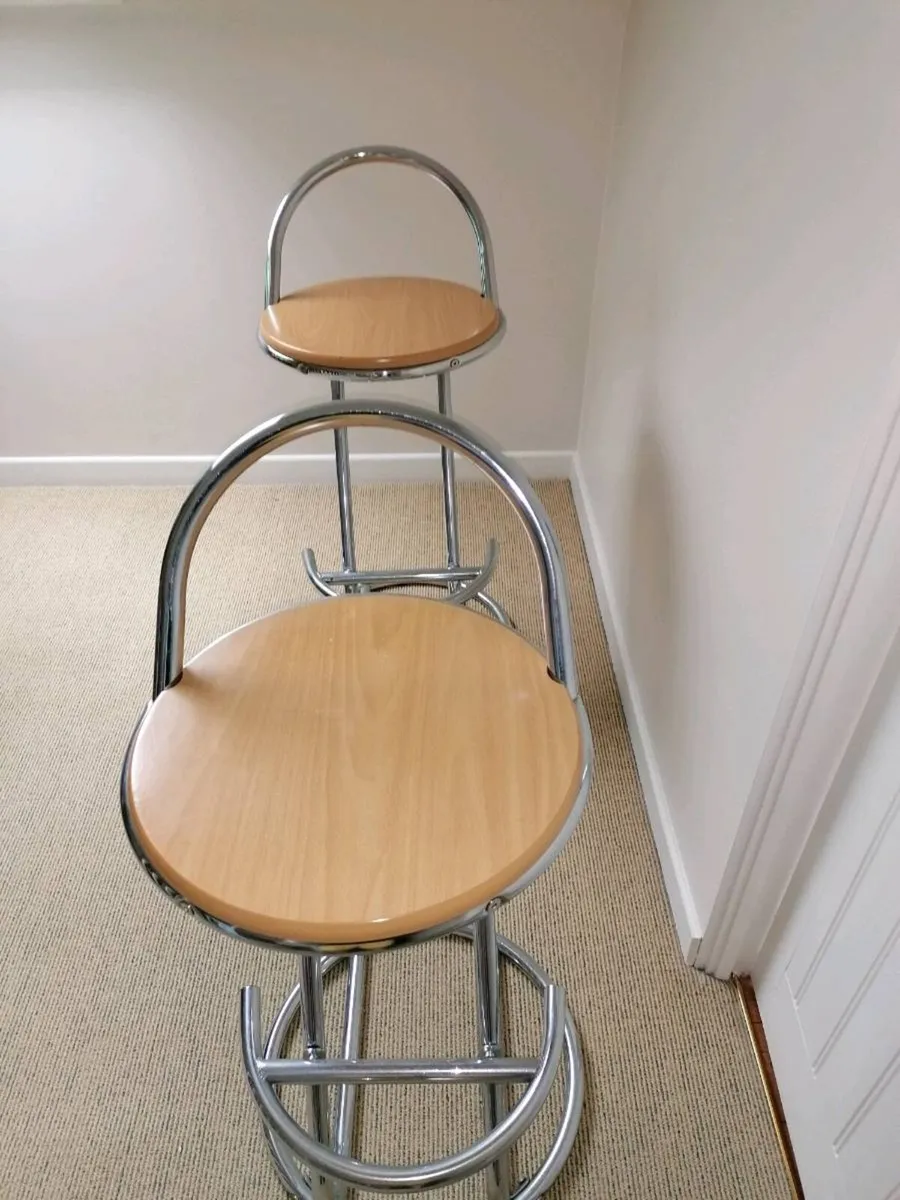 Breakfast bar stools - Image 1