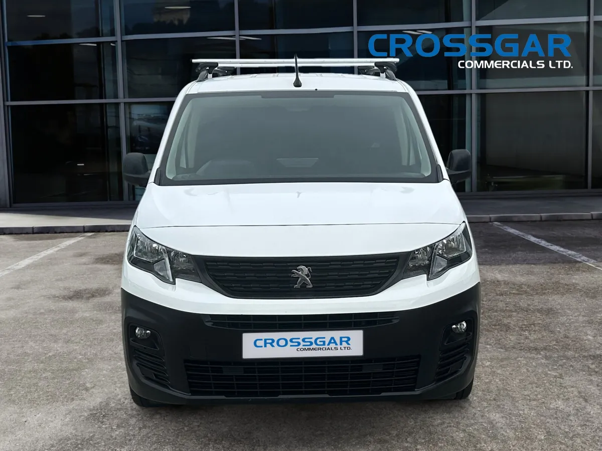 Ni VAN NO IMPORT TARIFF - Image 2