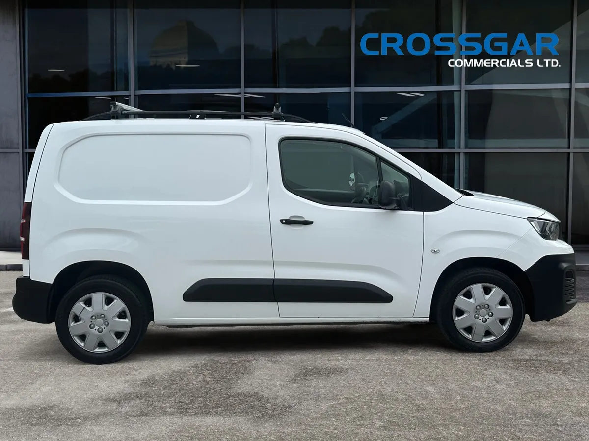 Ni VAN NO IMPORT TARIFF - Image 4