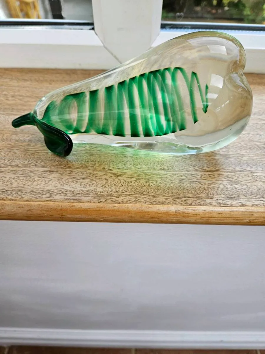 Glass paperweight - Image 1