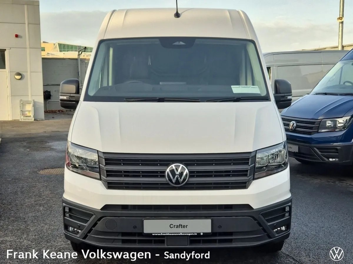 Volkswagen Crafter HIGHLINE 30 MWB 140BHP *HIGH RO - Image 4