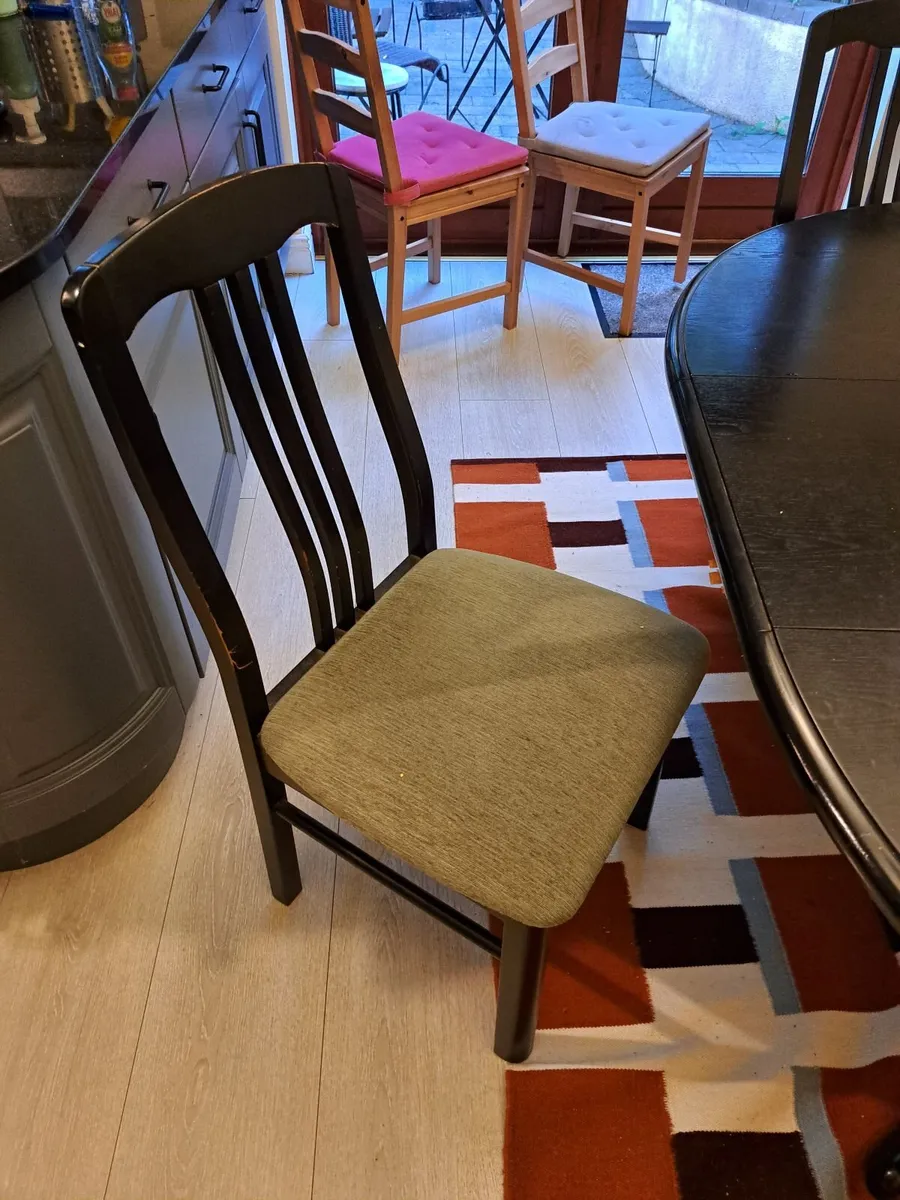 Dining table with 4 chairs - Image 2