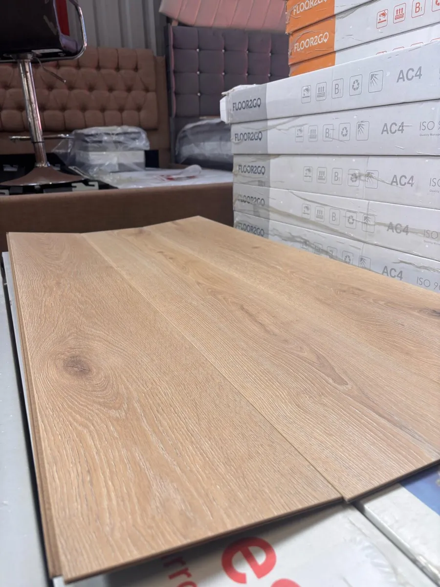 Brand new laminated flooring - Image 4