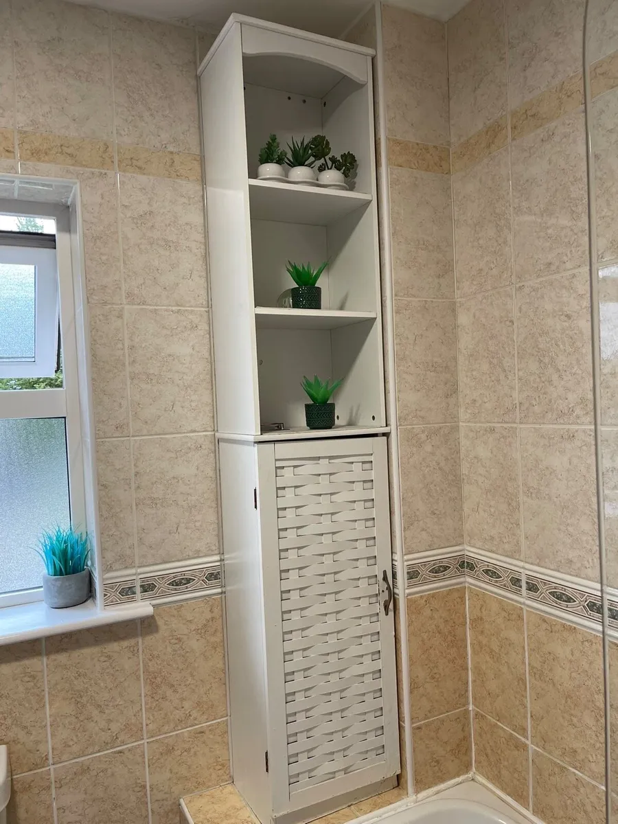 Bathroom cabinet - Image 1