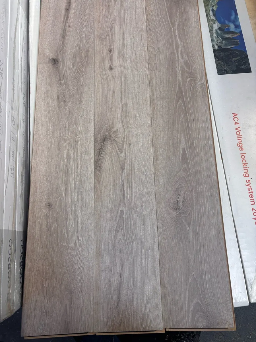 Brand new 8mm laminate flooring - Image 3