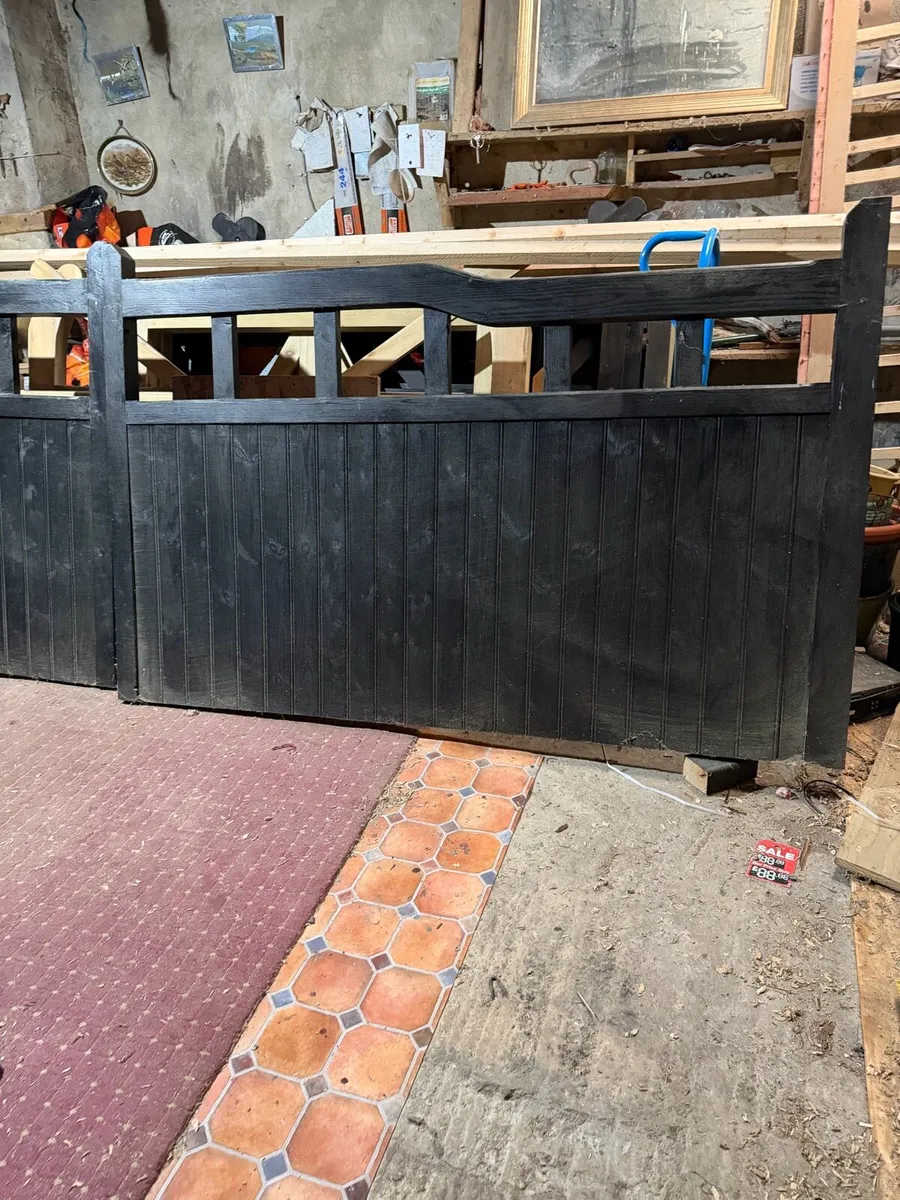 Wooden Gates - Image 3