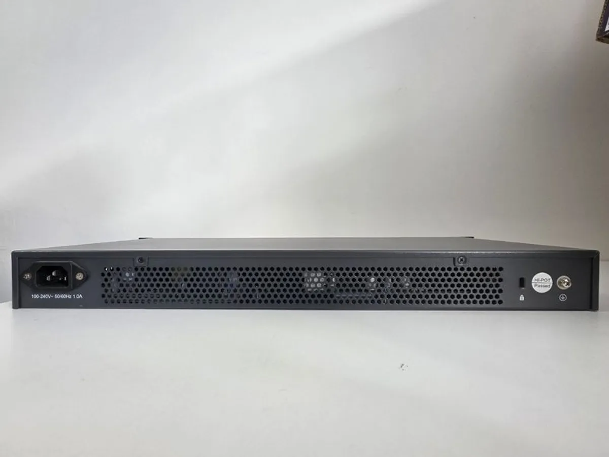 TP-Link TL-SG3428 Managed Switch - Image 4