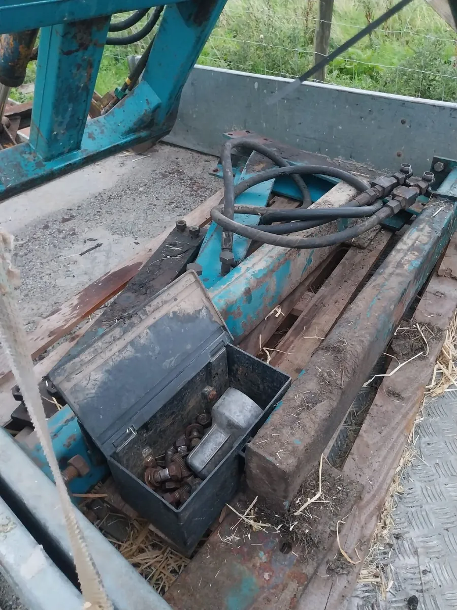 Landini front loader - Image 2