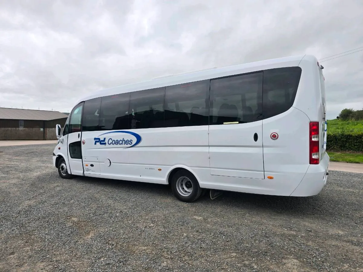 Ferqui 33 seater - Image 2