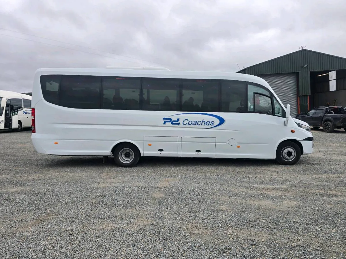 Ferqui 33 seater - Image 4