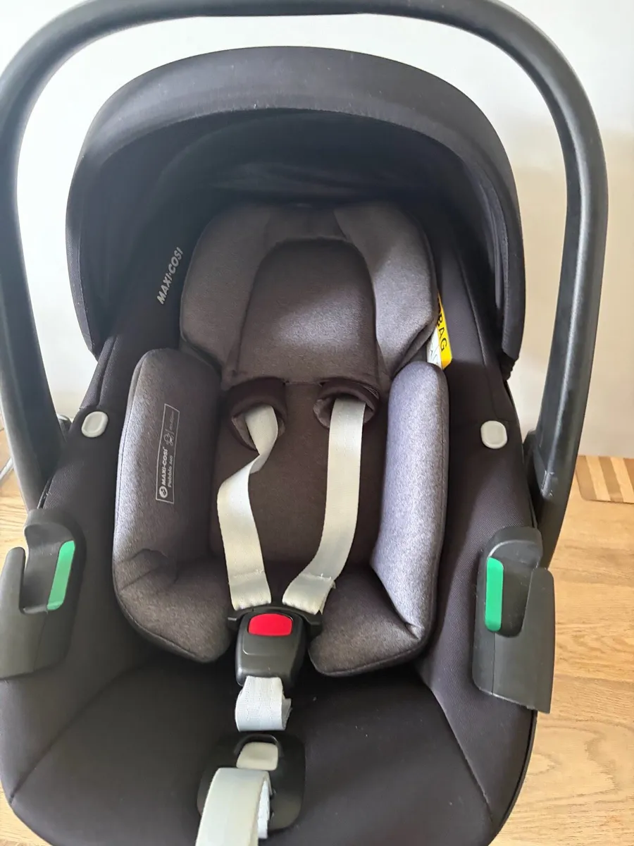 Maxi - Cosi pebble car Seat and 2 Bases - Image 2