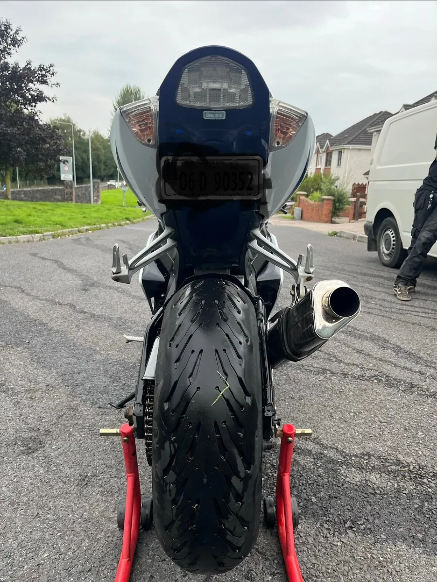 SUZUKI GSXR1000K5 €3950 - Image 3