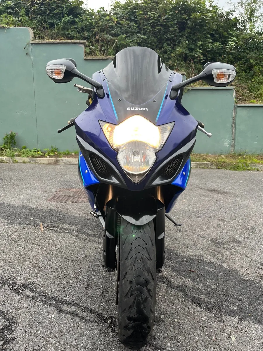 SUZUKI GSXR1000K5 €3950 - Image 1