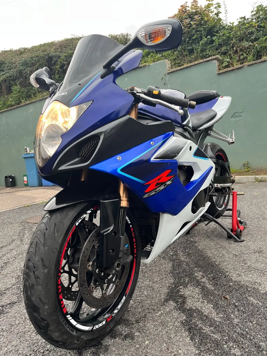 SUZUKI GSXR1000K5 €3950 - Image 2