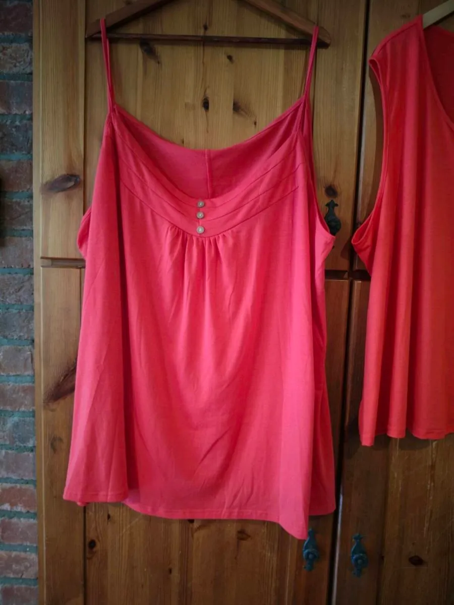 Ladies New summer tops, New never worn, €15 each o - Image 3