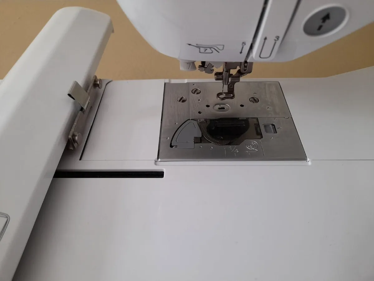 Brother Innovis F440E Digital Embroidery Machine - Image 4