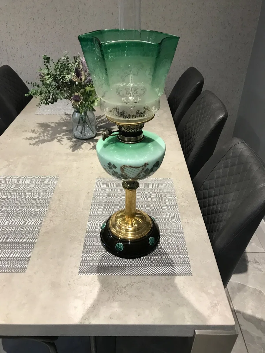 Antique oil lamp - Image 2