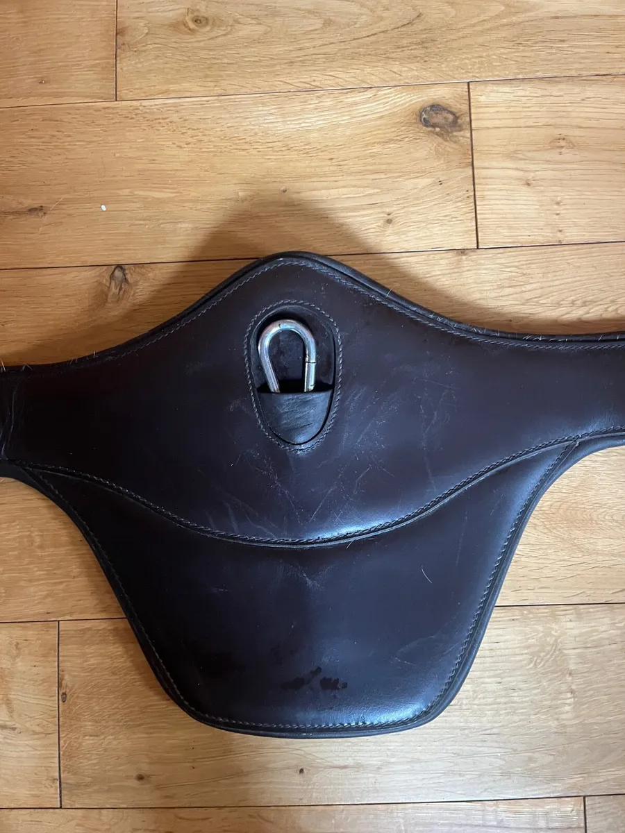 Brown stud girth - Image 1