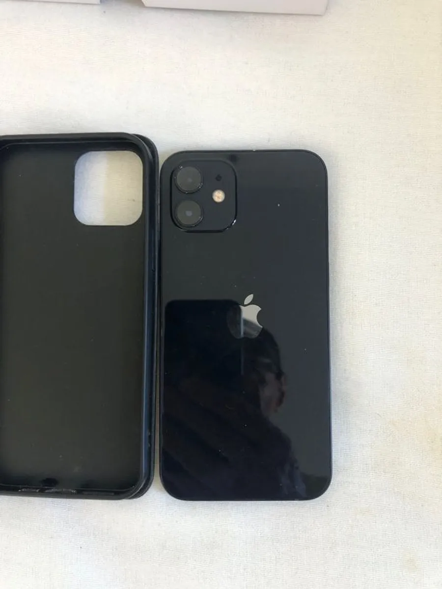 iPhone 12 64GB Black - Image 2