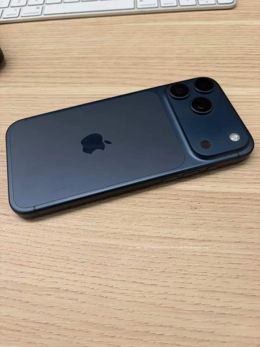 iPhone 17 pro max - Image 3