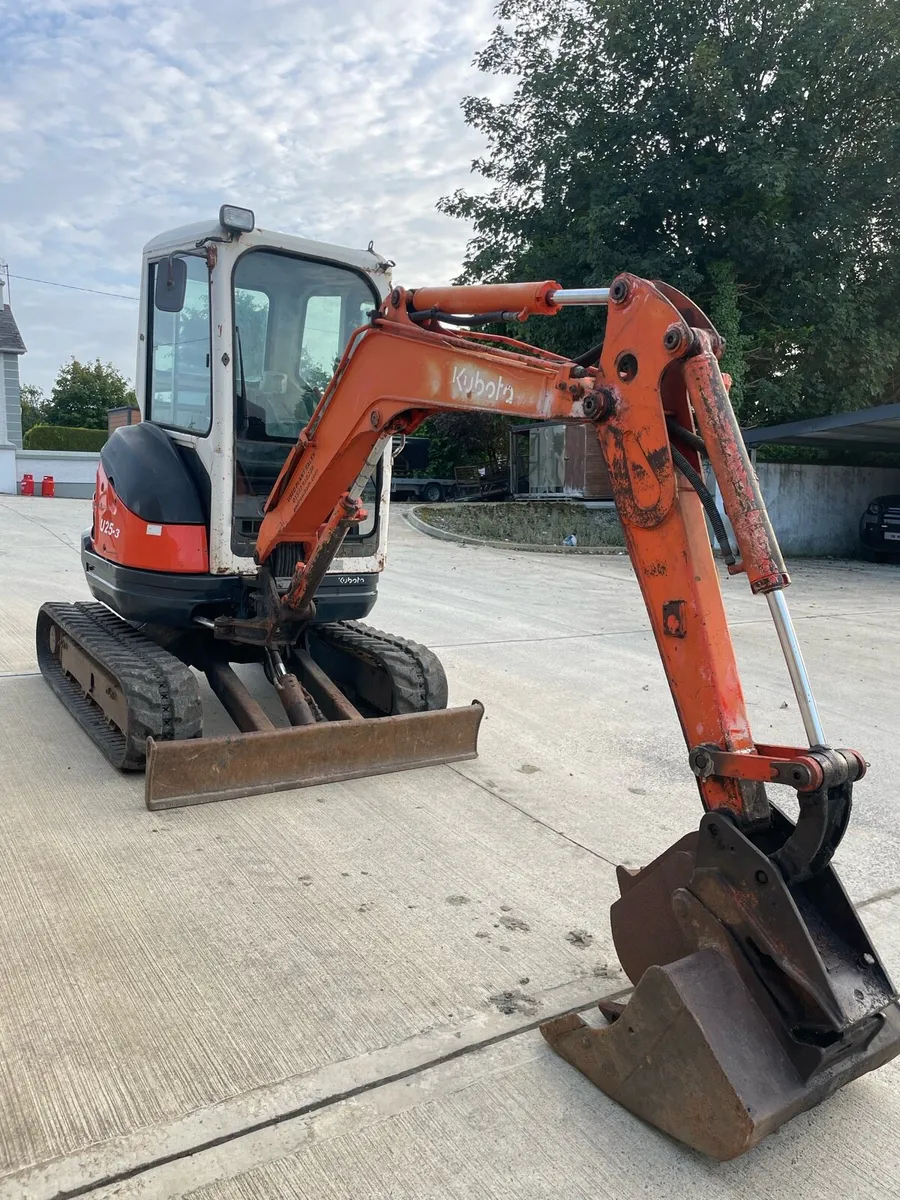 Kubota 25-3 Digger - Image 3