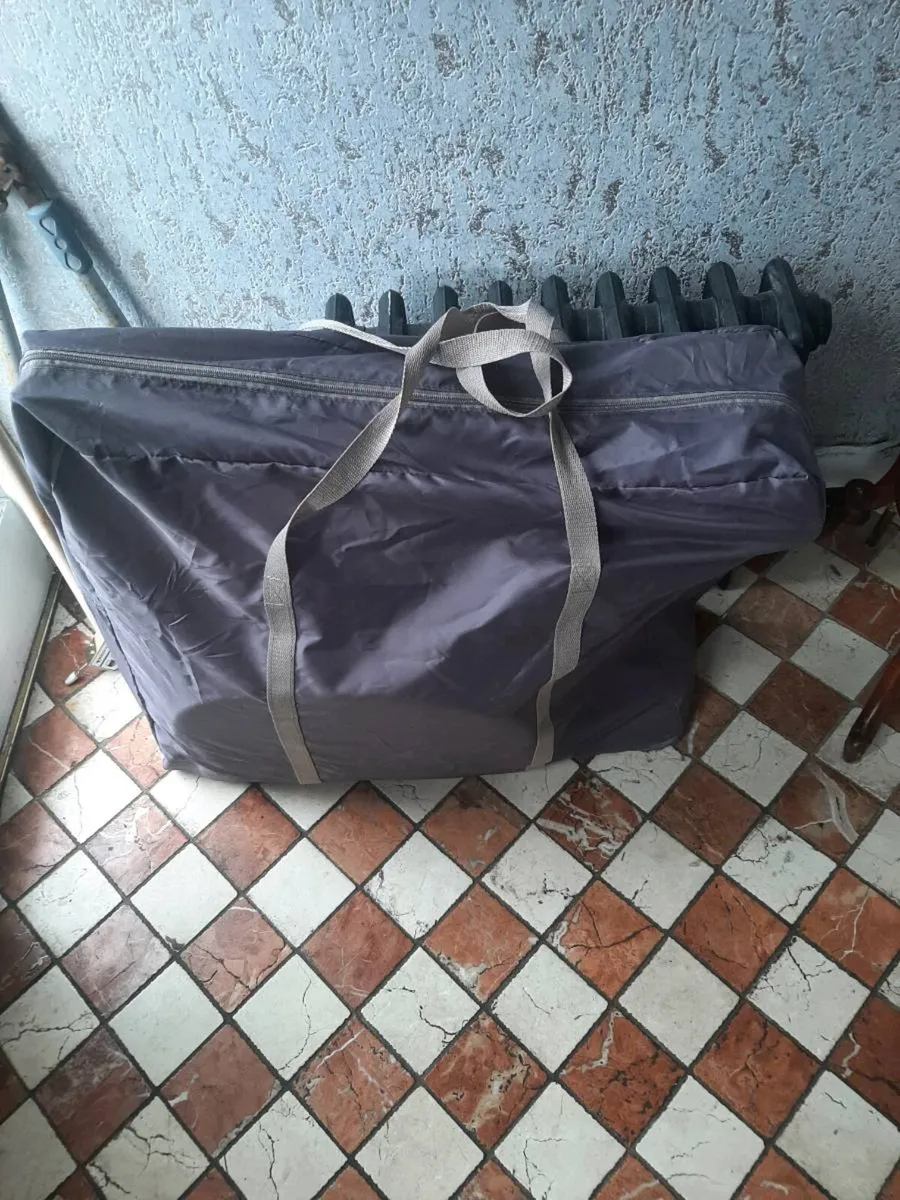 Travel cot - Image 2