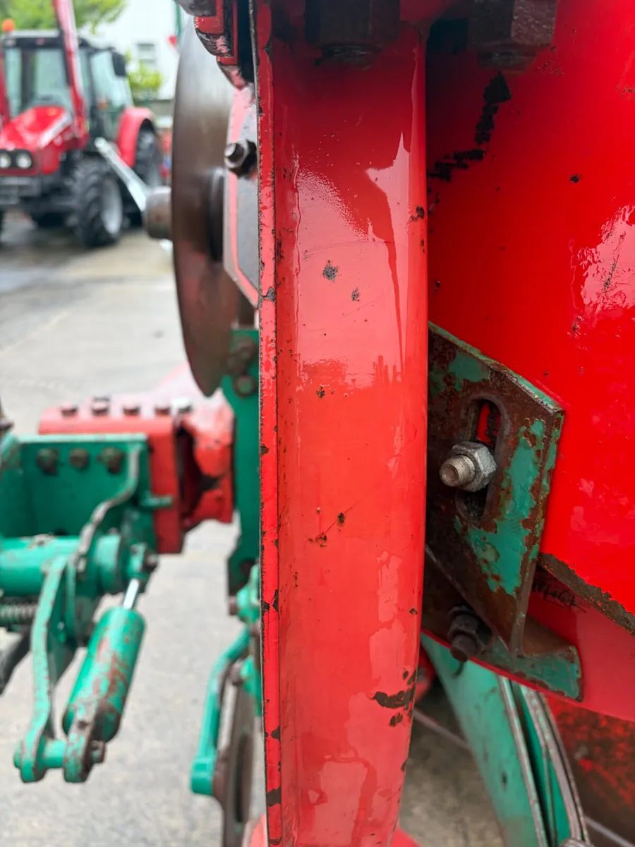 Kverneland ES 95 Plough 5 Furrow - Image 3