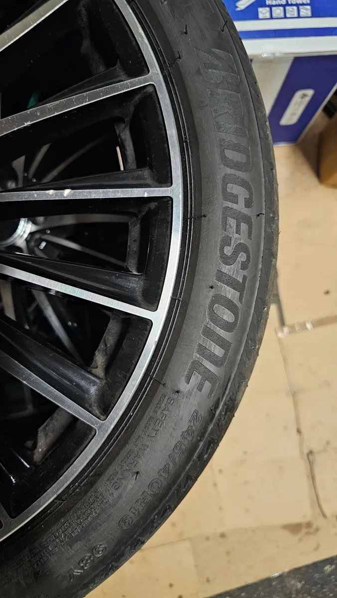 Alloys  19" Mercedes + 2 new Bridgestone - Image 4
