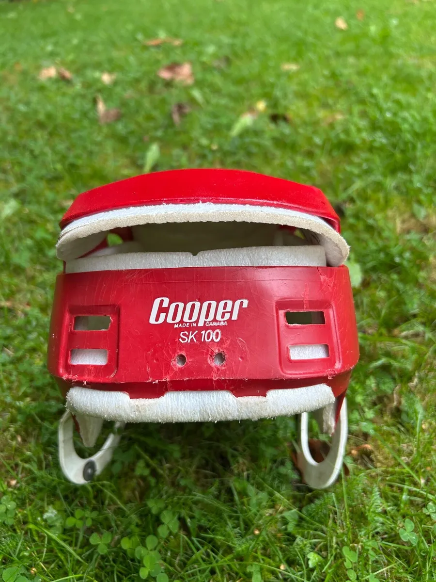 Red oldstyle cooper helmet - Image 1