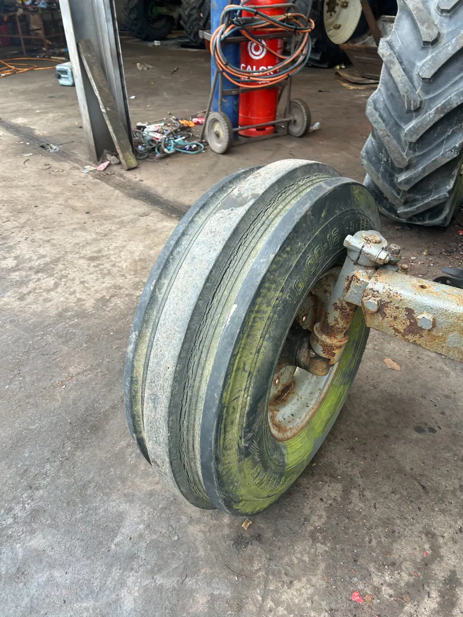 1000-16 Front Wheels - Image 4