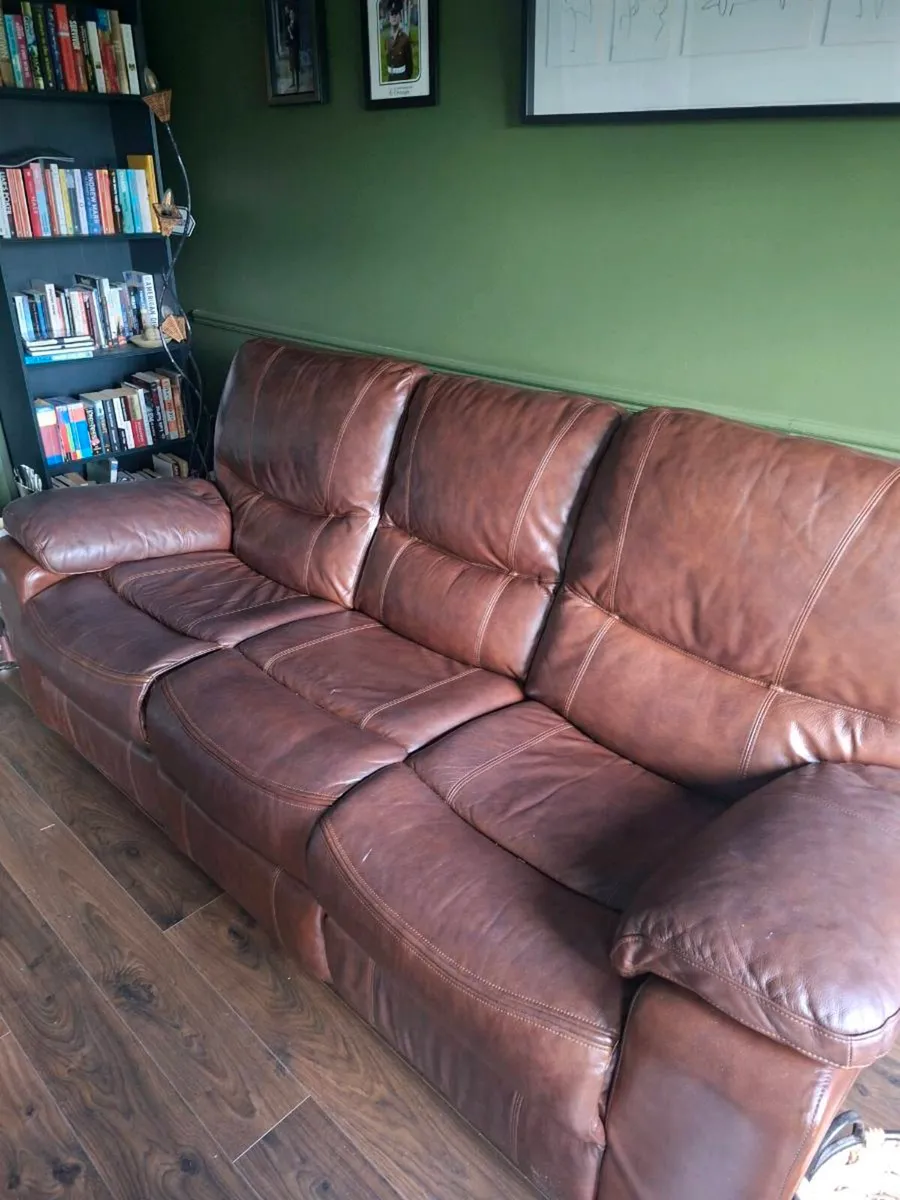Leather couch - Image 2