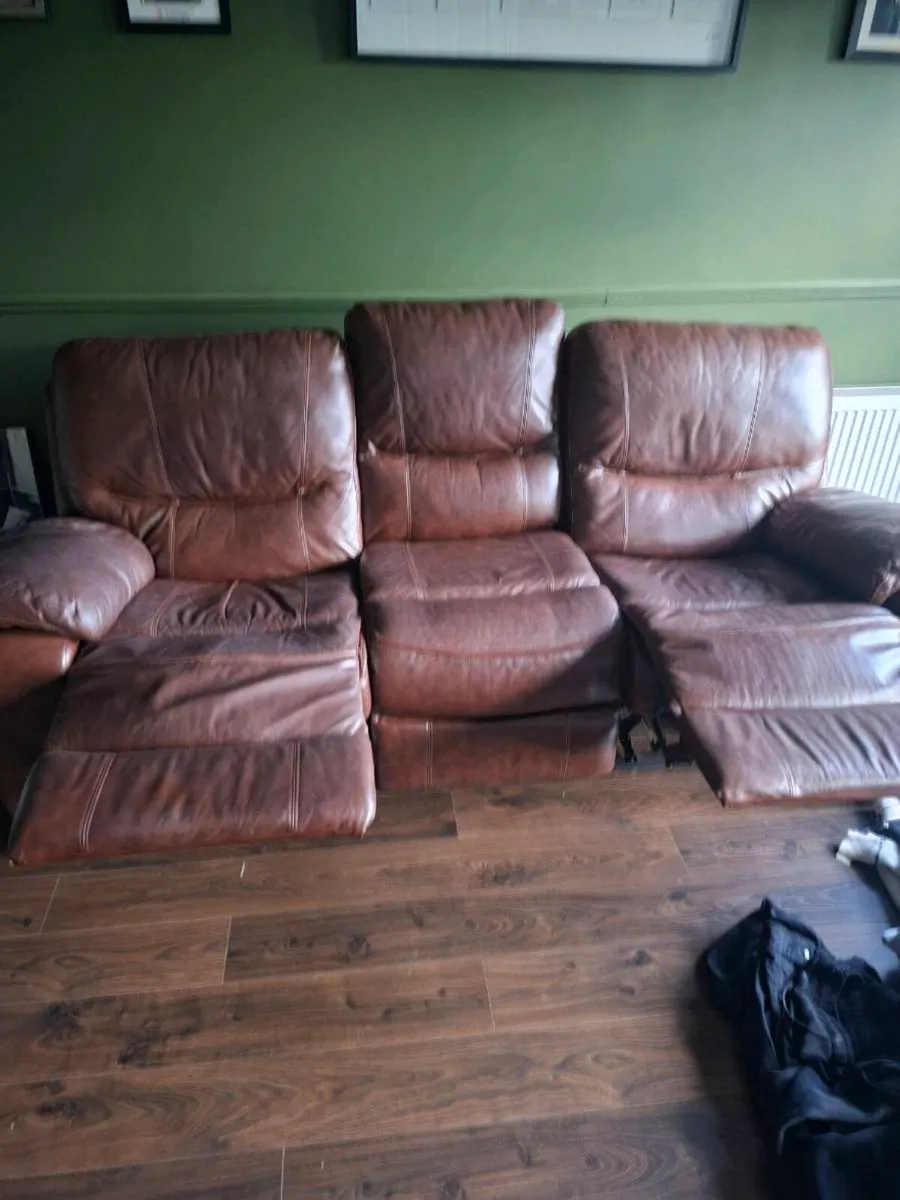 Leather couch - Image 3