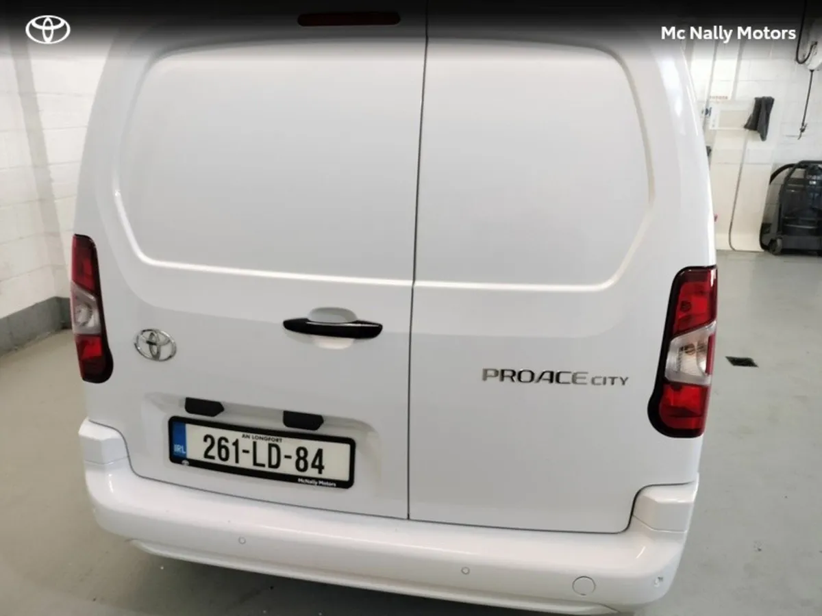 Toyota Proace City GX LWB 1000KG 3 SEATER - Image 4