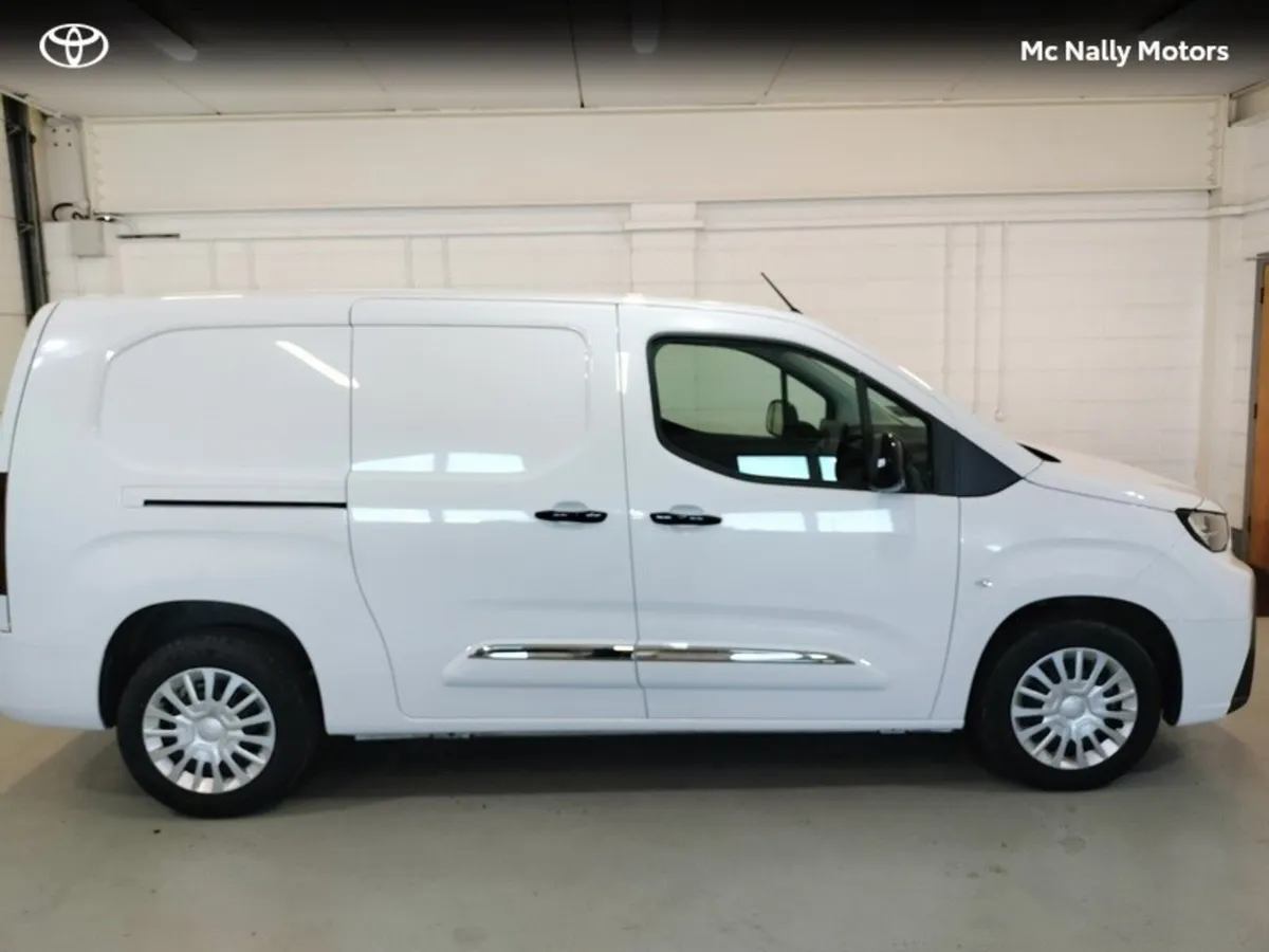 Toyota Proace City GX LWB 1000KG 3 SEATER - Image 3