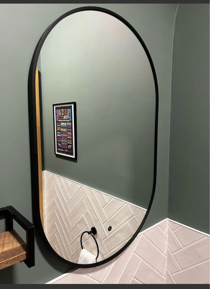 Black tablet mirror - Image 1