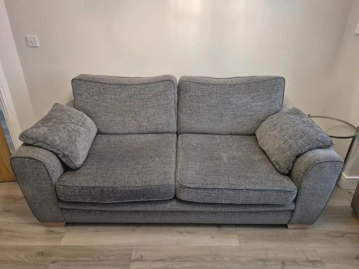 sofa - Image 2