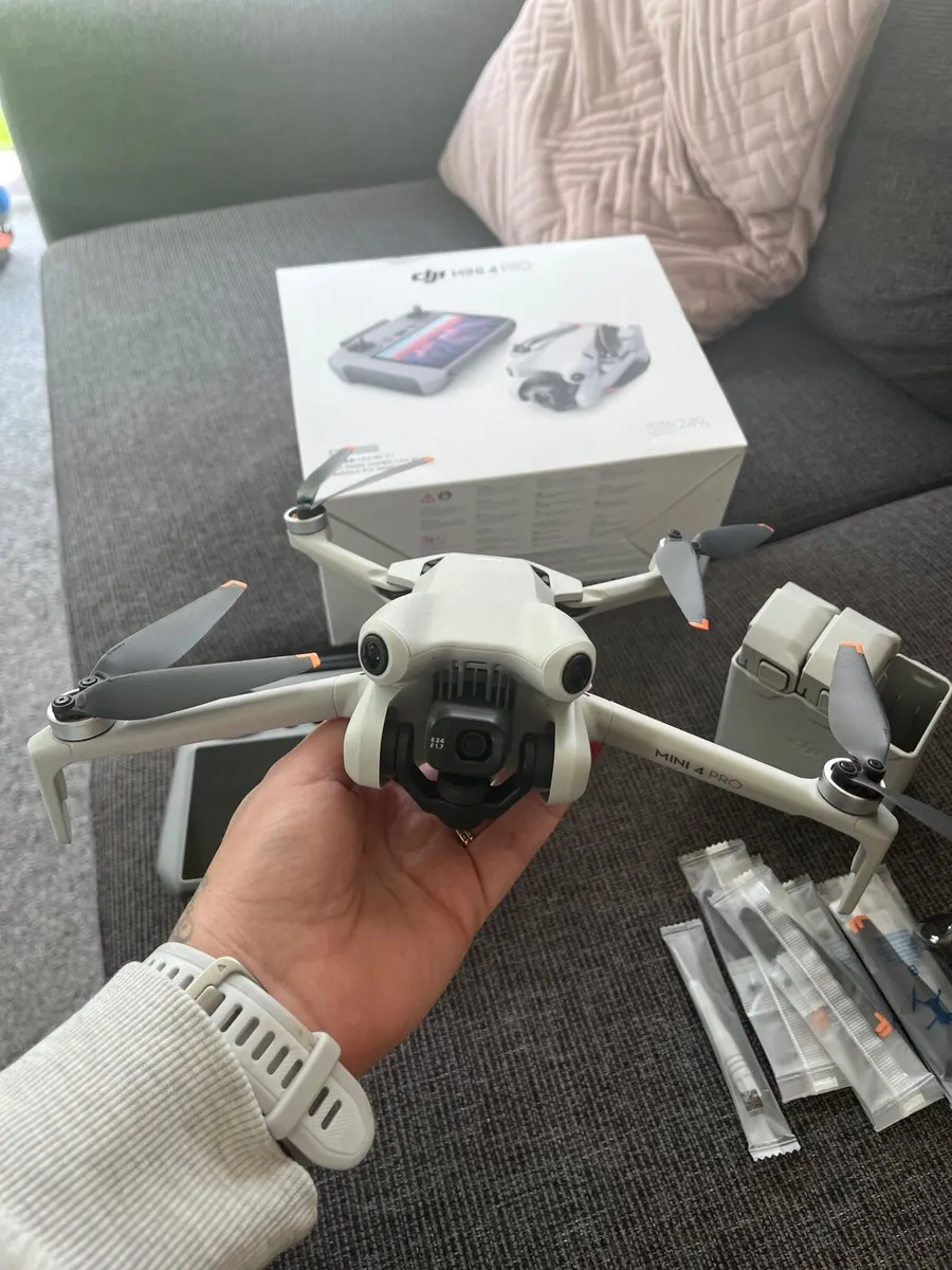 Dji mini 4 pro fly more combo - Image 1