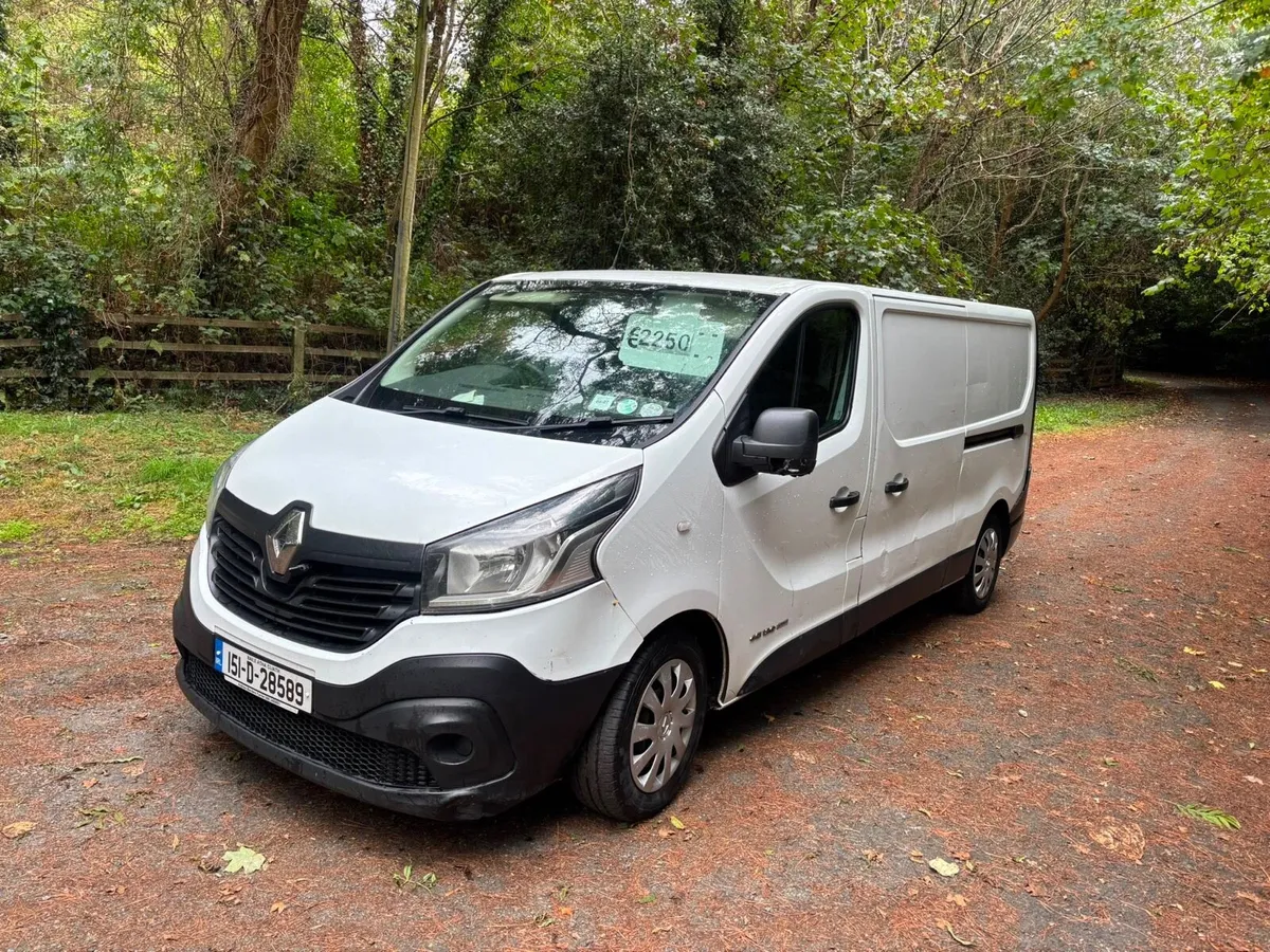 15 Renault Traffic - Image 1