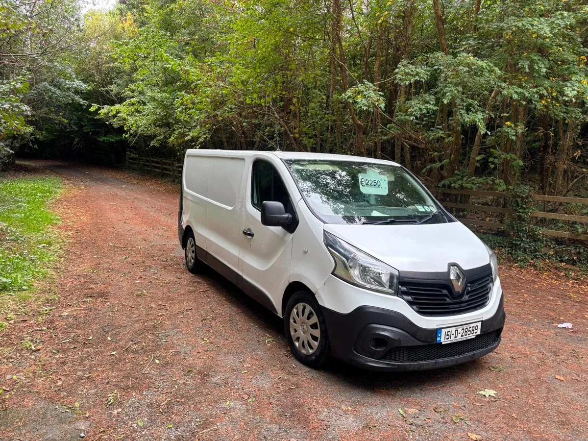 15 Renault Traffic - Image 2