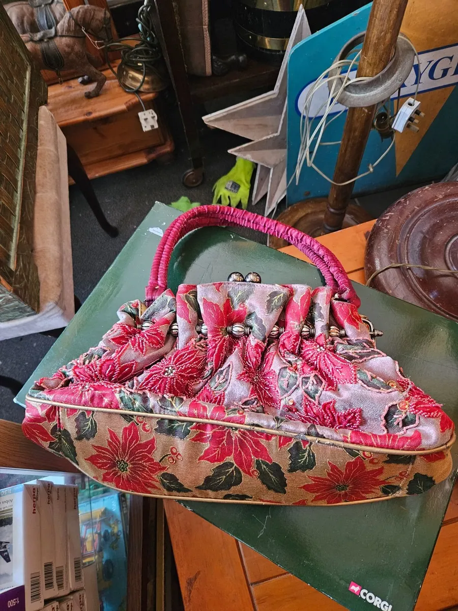 Vintage Retro Handbag - Image 1